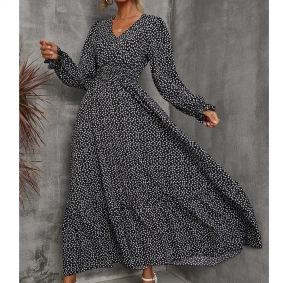 Boho Gypsy Print Flounce Sleeve Smocked Dress - Picture 4 of 14